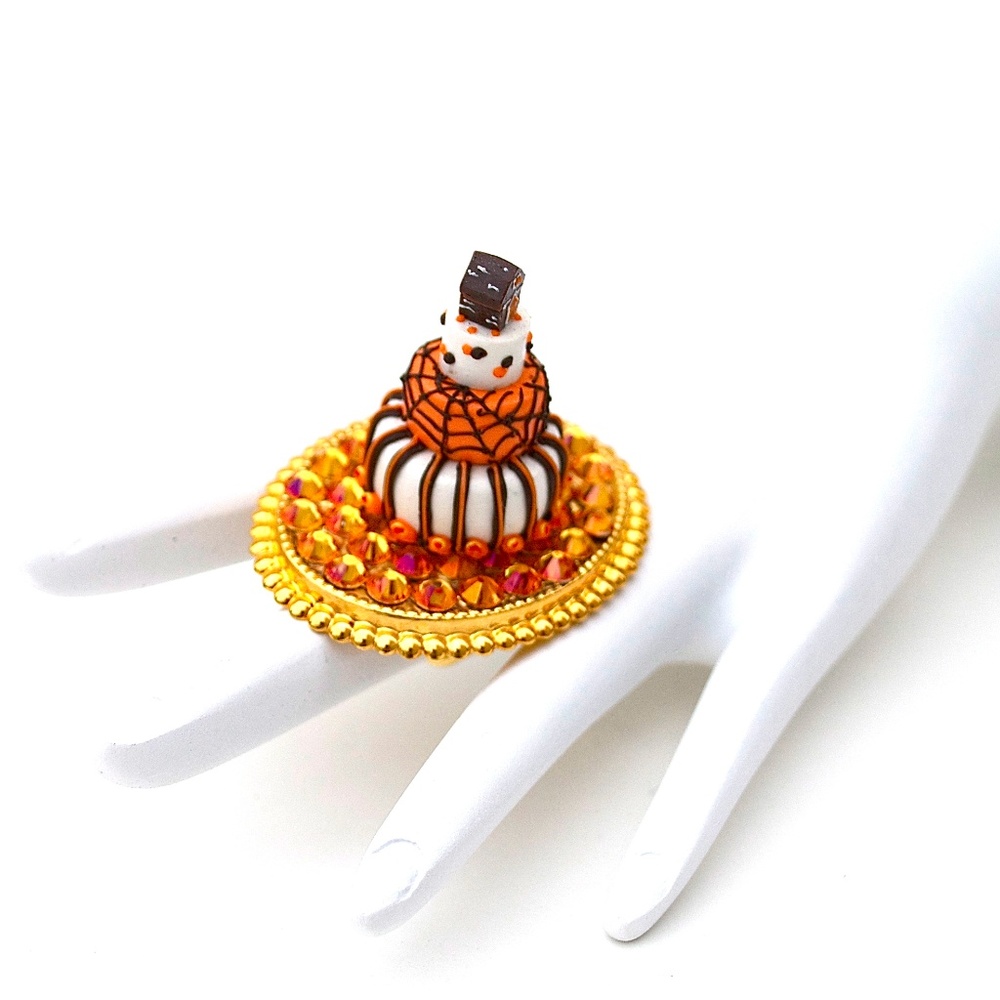 GASOLINE GLAMOUR MINIATURE HALLOWEEN CAKE RING
